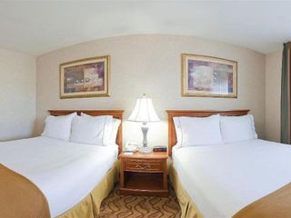 Holiday Inn Express Hotel & Suites Pasadena-Colorado Boulevard, an IHG Hotel