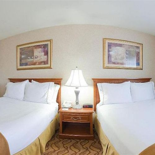Photo of Holiday Inn Express Hotel & Suites Pasadena-Colorado Boulevard, an IHG Hotel