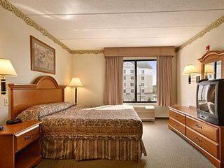 Фото отеля Holiday Inn Express & Suites Baltimore - BWI Airport North, an IHG Hot