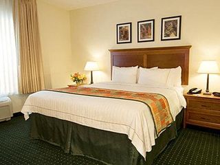 Фото отеля TownePlace Suites by Marriott Baltimore BWI Airport