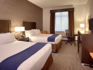 Фото отеля Holiday Inn Express & Suites Overland Park, an IHG Hotel