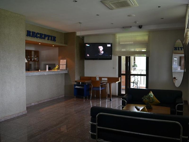 Hotel Photo 9