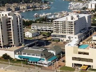 Hotel pic Ocean Key Resort