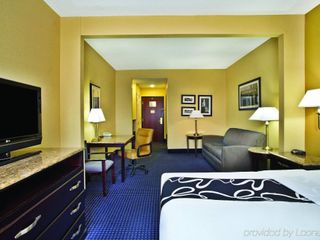 Фото отеля La Quinta by Wyndham Mt. Laurel - Philadelphia
