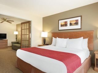 Фото отеля Country Inn & Suites by Radisson, Davenport, IA