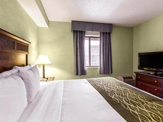 Hotel pic Comfort Inn & Suites - near Robins Air Force Base Main Gate