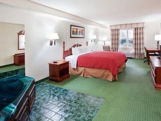 Фото отеля Country Inn & Suites by Radisson, Warner Robins, GA
