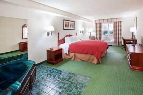 Photo of Country Inn & Suites by Radisson, Warner Robins, GA