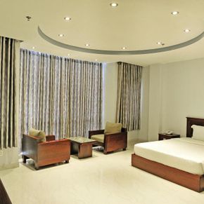 NearBy Hotel