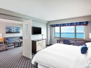 Фото отеля Sheraton Erie Bayfront Hotel