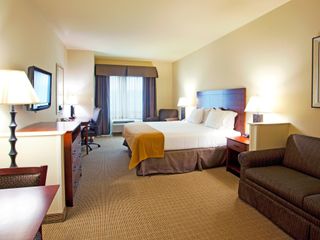Фото отеля Holiday Inn Express & Suites - Valdosta, an IHG Hotel