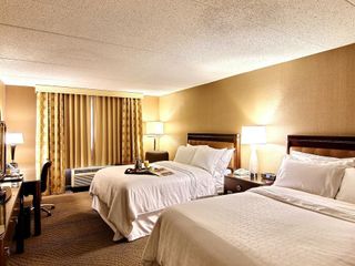 Hotel pic Wyndham Omaha/West Dodge
