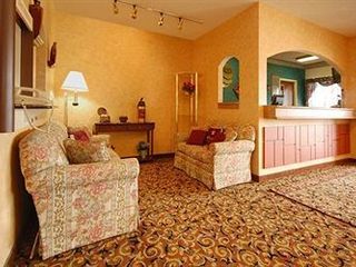 Фото отеля Econo Lodge Inn & Suites Omaha - La Vista/Gretna Area