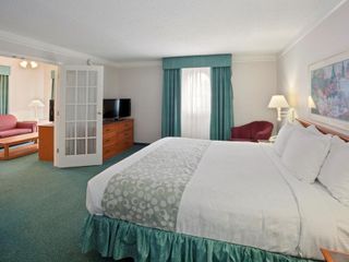Hotel pic La Quinta Inn by Wyndham Omaha West