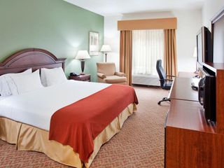 Фото отеля Holiday Inn Express Hotel & Suites Cherry Hills, an IHG Hotel