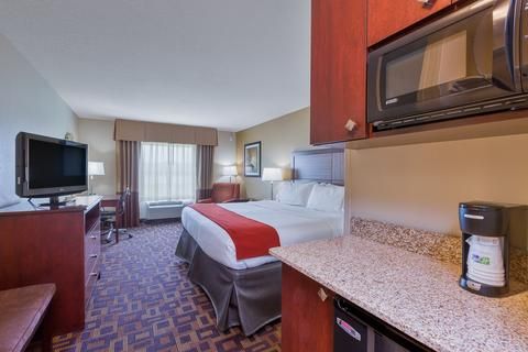 Photo of Holiday Inn Express Hotel & Suites Salina, an IHG Hotel