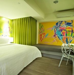 NearBy Hotel