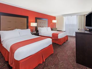 Фото отеля Holiday Inn Tyler - Conference Center, an IHG Hotel