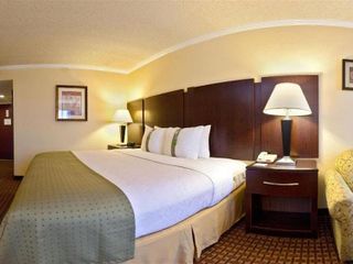 Фото отеля Holiday Inn Corpus Christi Airport and Convention Center, an IHG Hotel