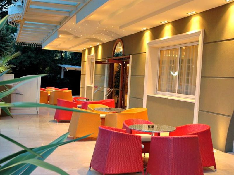 Hotel Photo 6