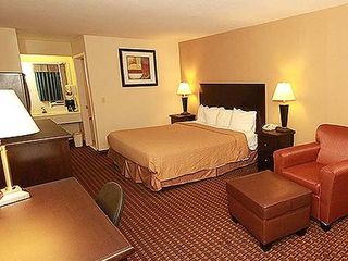 Hotel pic Rodeway Inn & Suites