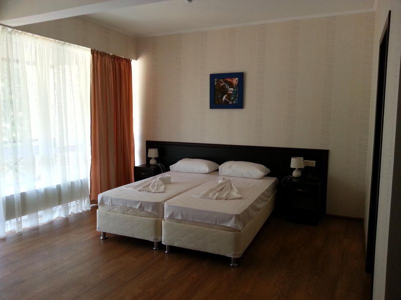 Hotel Photo 8