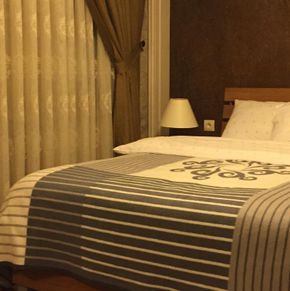 NearBy Hotel