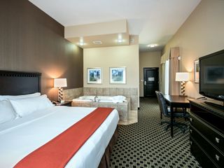 Фото отеля Holiday Inn Express & Suites - Green Bay East, an IHG Hotel