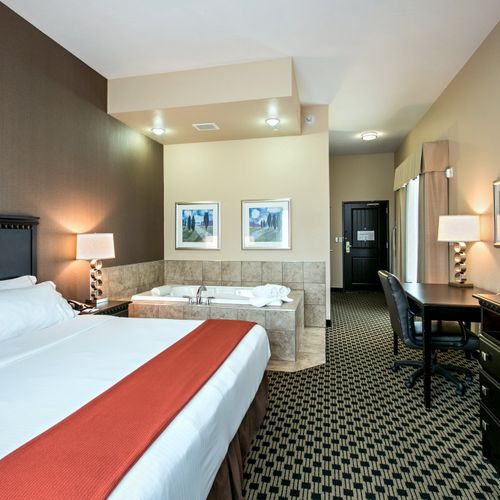 Photo of Holiday Inn Express & Suites - Green Bay East, an IHG Hotel
