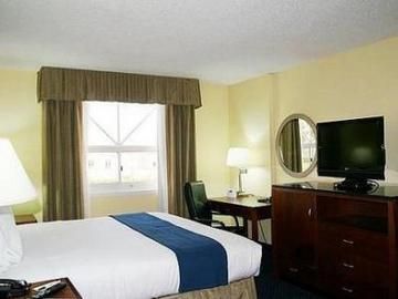 Holiday Inn Express Miami Airport Doral Area, an IHG Hotel