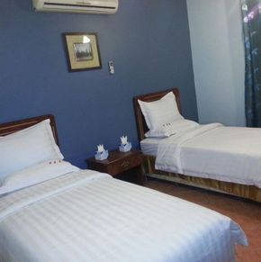NearBy Hotel