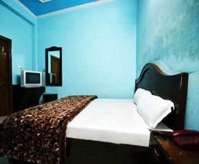 NearBy Hotel