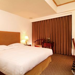 NearBy Hotel