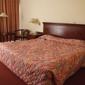 NearBy Hotel