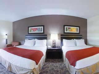 Фото отеля Holiday Inn Express Hotel and Suites Lincoln Airport, an IHG Hotel