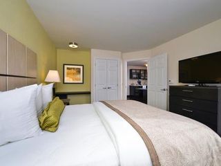Фото отеля Candlewood Suites Harrisburg-Hershey, an IHG Hotel