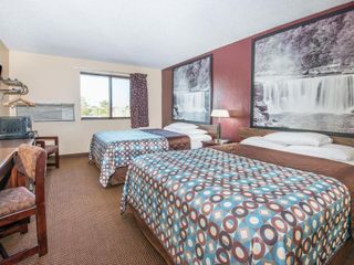 Hotel pic Super 8 by Wyndham Kansas City at Barry Road/Airport