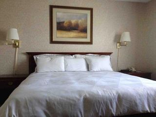 Hotel pic SureStay Plus Hotel by Best Western Kansas City Airport