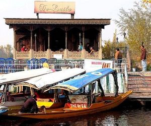 De - Laila Group Of House Boats Srinagar India