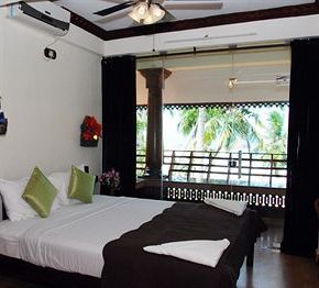 NearBy Hotel