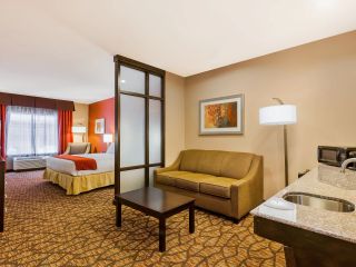 Фото отеля Holiday Inn Express and Suites Alpine, an IHG Hotel