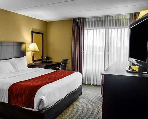 Photo of Comfort Inn & Suites Watertown