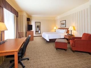 Фото отеля Holiday Inn Express Hotel & Suites Astoria, an IHG Hotel