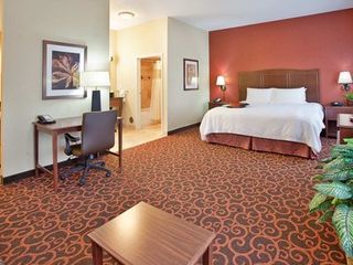 Фото отеля Hampton Inn & Suites Watertown