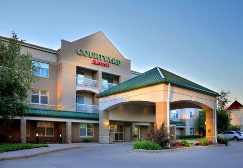 Photo of Courtyard Wausau