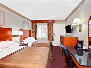 Hotel pic Travelodge by Wyndham Burbank-Glendale