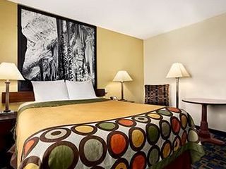 Hotel pic Super 8 by Wyndham Carlsbad