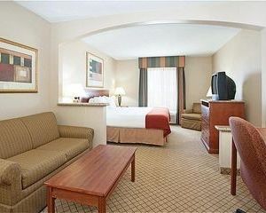 Holiday Inn Express Hotel & Suites Garden City Garden City United States