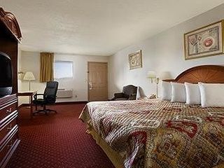 Hotel pic Days Inn by Wyndham Huntington