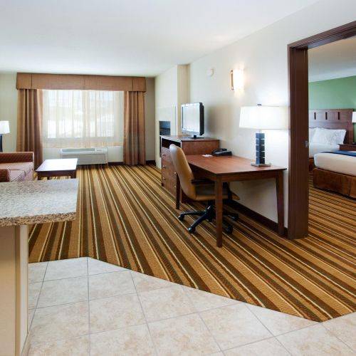 Photo of Holiday Inn Express and Suites Los Alamos Entrada Park, an IHG Hotel